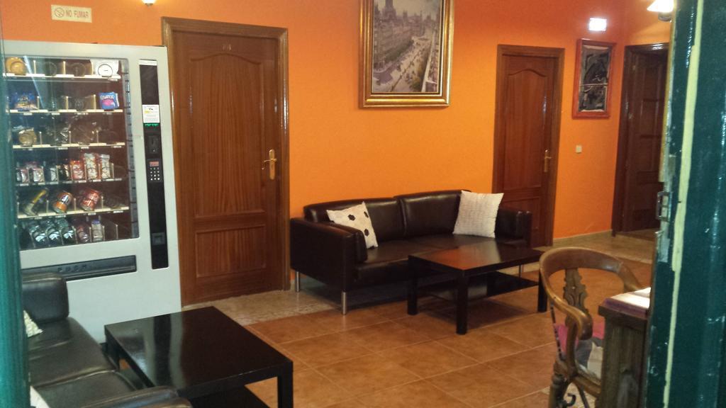 Hostal Rico Madrid Eksteriør bilde